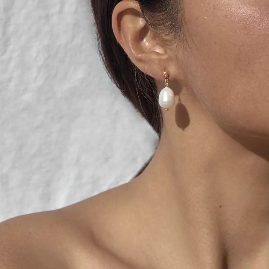 Lavish Pearl Earring