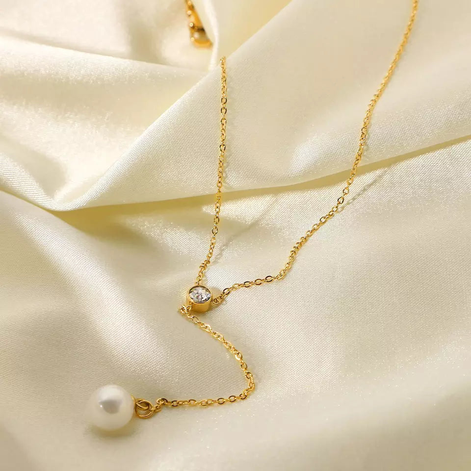 Gem Studded Pearls Pendant