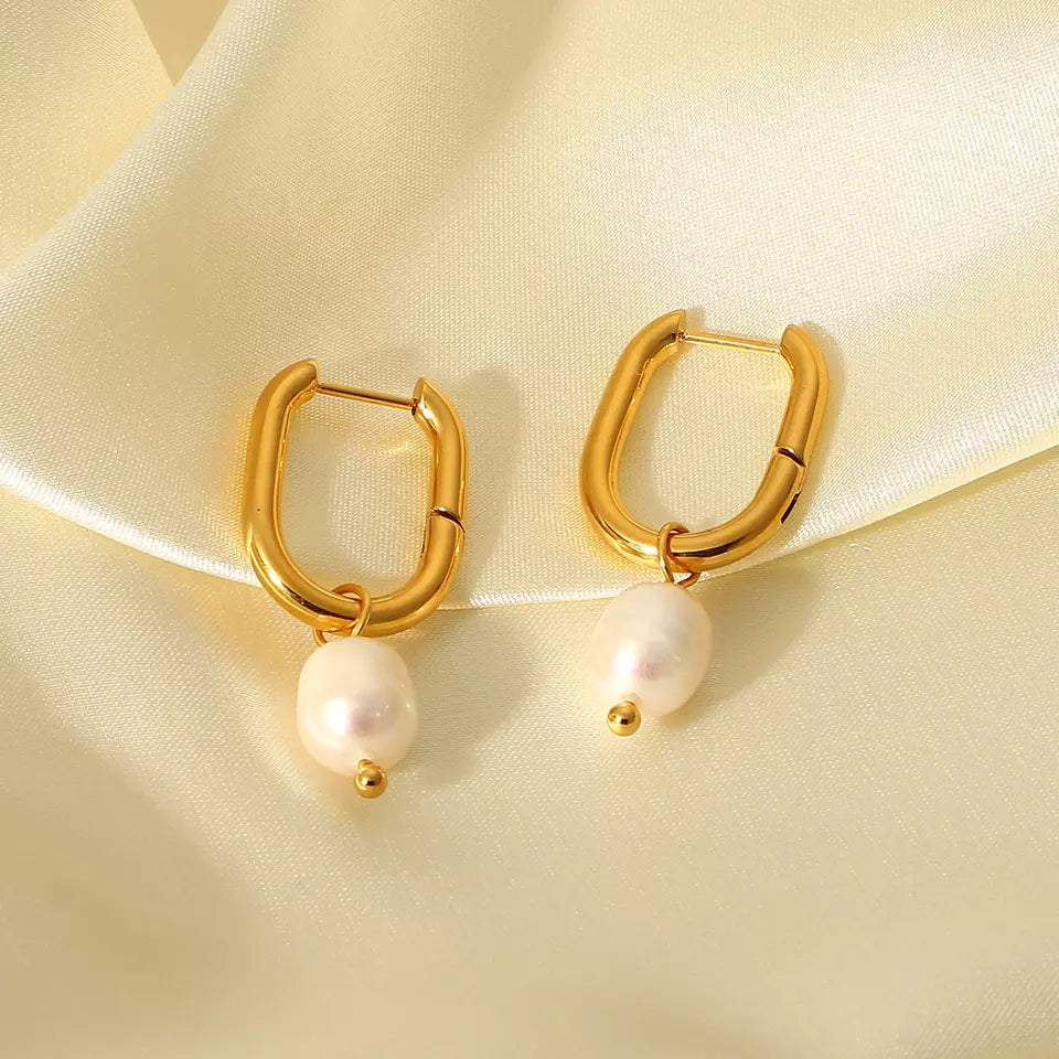 Blushing Pearl Earring