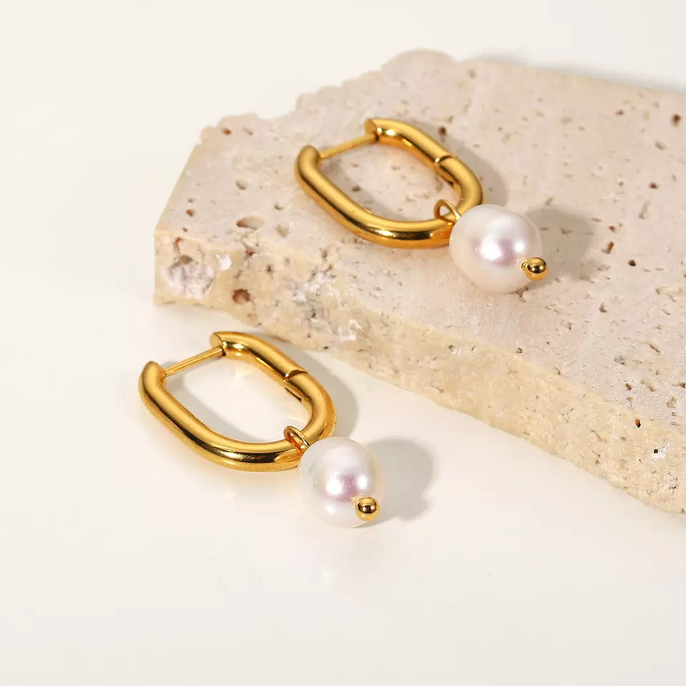Blushing Pearl Earring