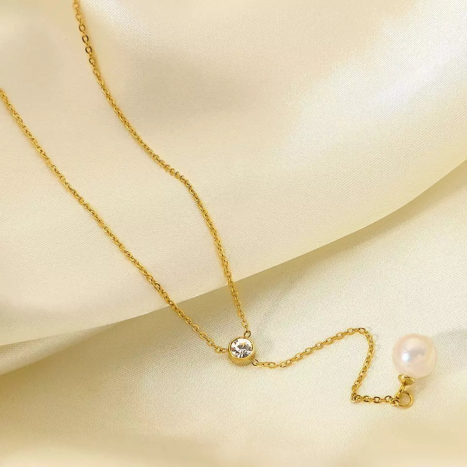 Gem Studded Pearls Pendant